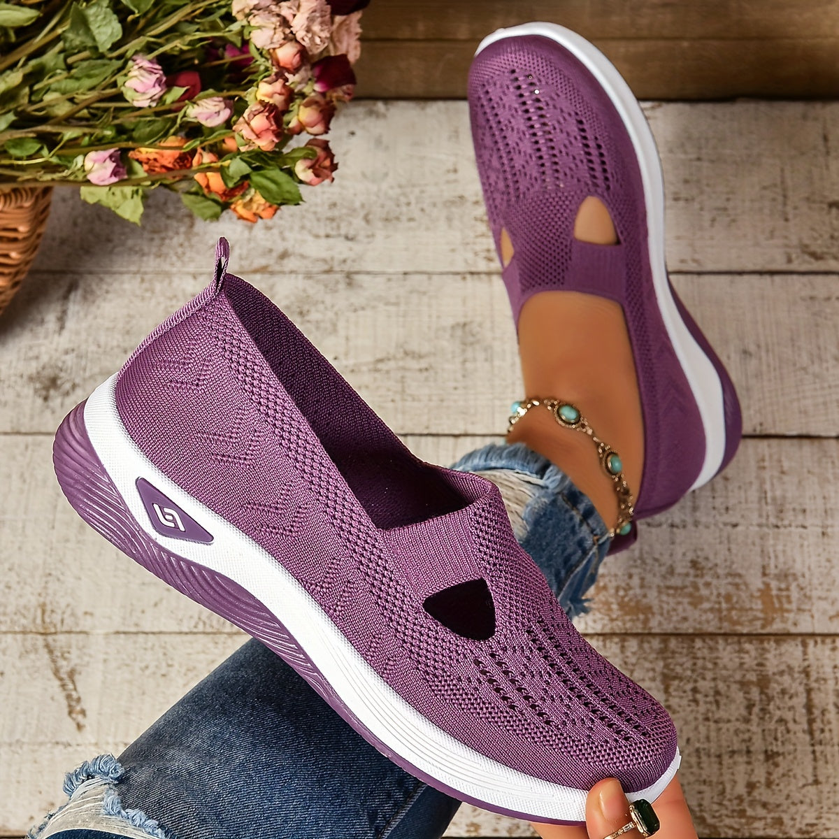 Venuesa Orthopaedic slip-on shoes