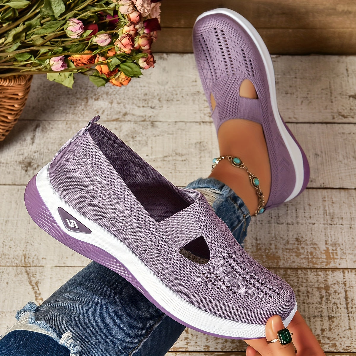 Venuesa Orthopaedic slip-on shoes