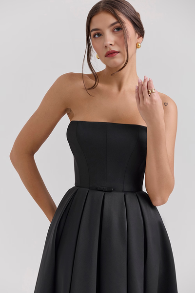 Venuesa Embroidered Bloom Dress